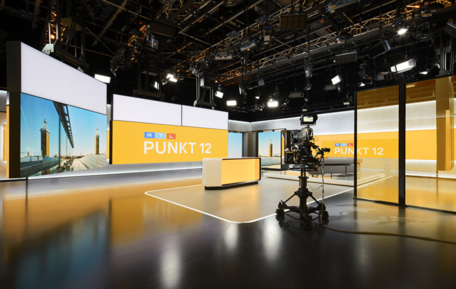 RTL's news formats “RTL Aktuell” and “RTL Nachtjournal” as well as the magazines “Punkt 6/7/8” and “Punkt 12” are now produced within a single space. Photo © Annika Feuss